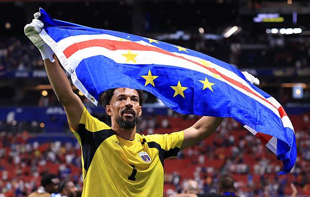 Cape Verde's Goal Keeper, Vozinha cheering fans after 0-0 draw