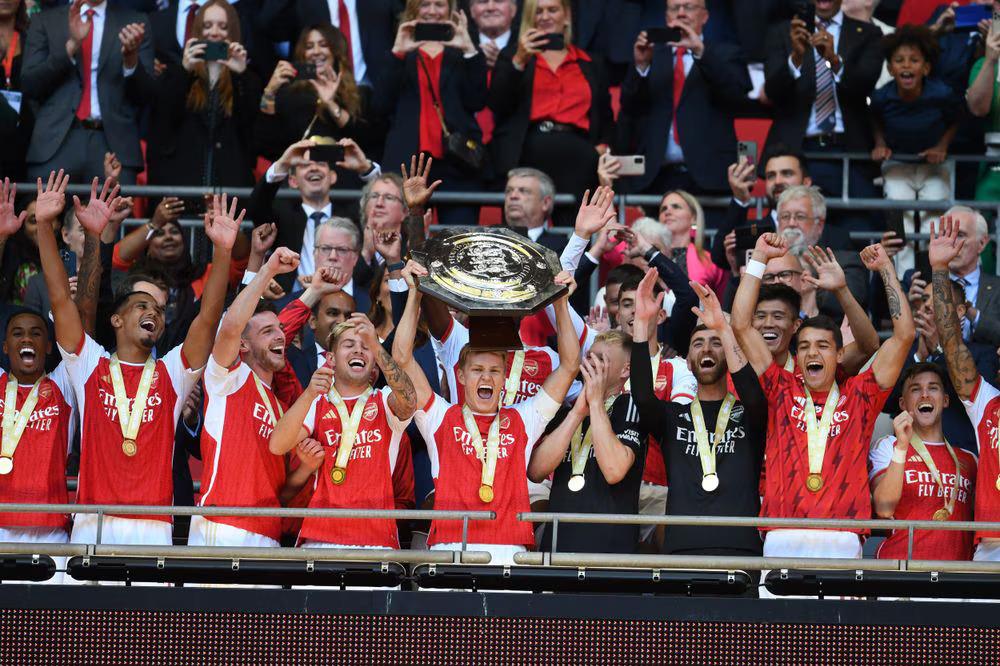 Arsenal Crush Manchester City 3-0 to Win Community Shield and Send Early Title Warning